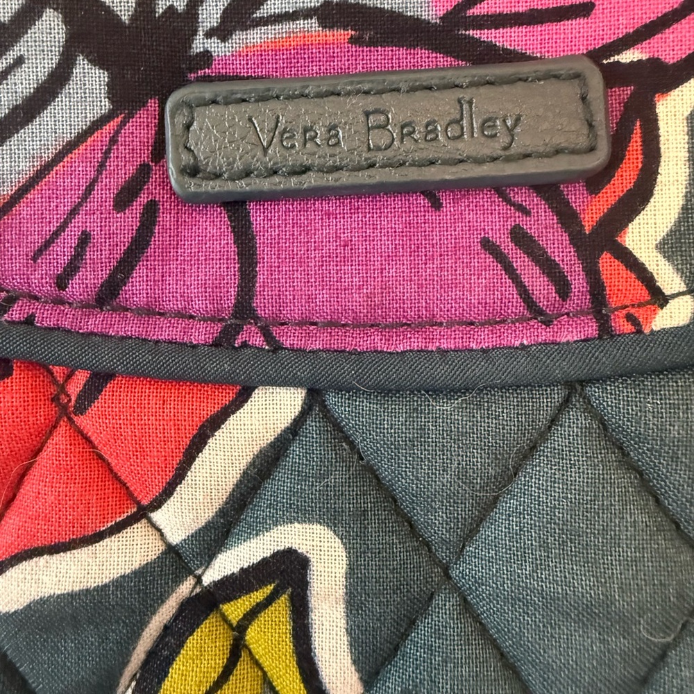 Vera Bradley Floral Quilted Crossbody/Hipster Zip Bag with shoulder strap - Picture 2 of 9